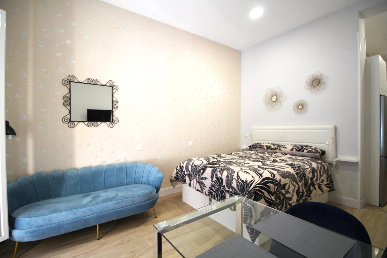 Apartamento En Embajadores Madrid Luaran gambar